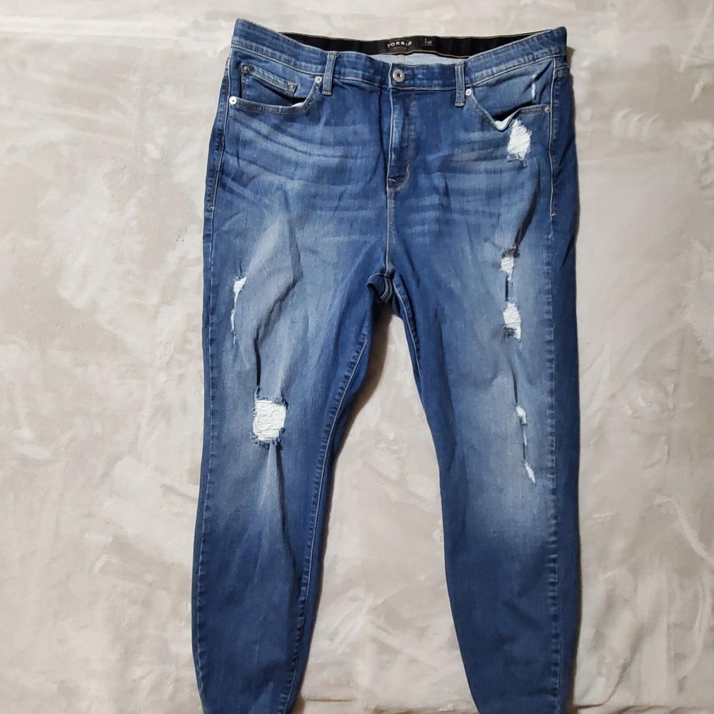 TORRID PREMIUM JEANS SIZE‎ 22R SKY HIGH SKINNY Distressed